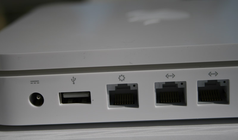 Illustration for article titled The Things Other Apple Airport Extreme Reviews Don't Tell You
